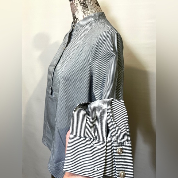 RO & DE Gray and‎ white micro striped tab collar top size XS. - Picture 2 of 11